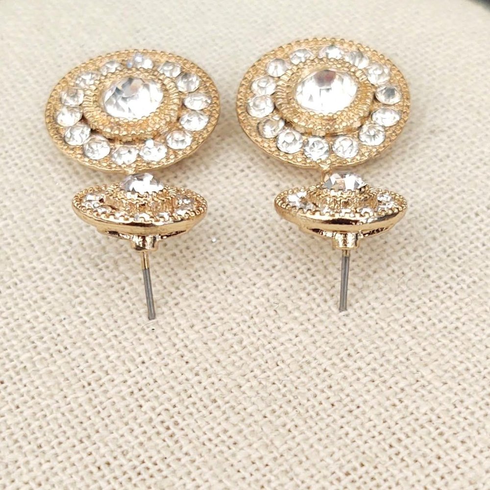 Ornate gold and crystal earrings - Picture 8 of 11